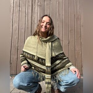 Handmade Peruvian Alpaca Wool Poncho Boho Fringe Artisan Wrap